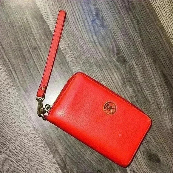 Michael Kors Handbags - Michael Kors Wallet
